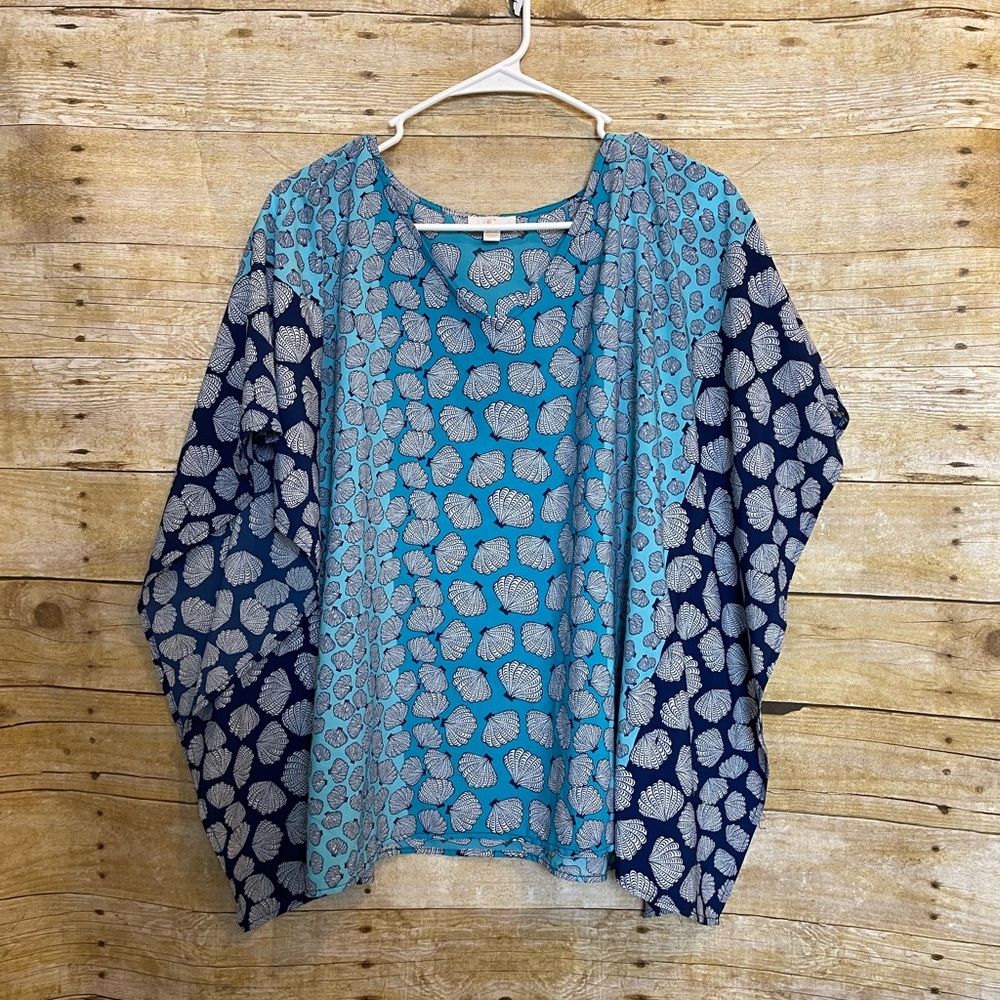 Seashell printed blouse 🛍